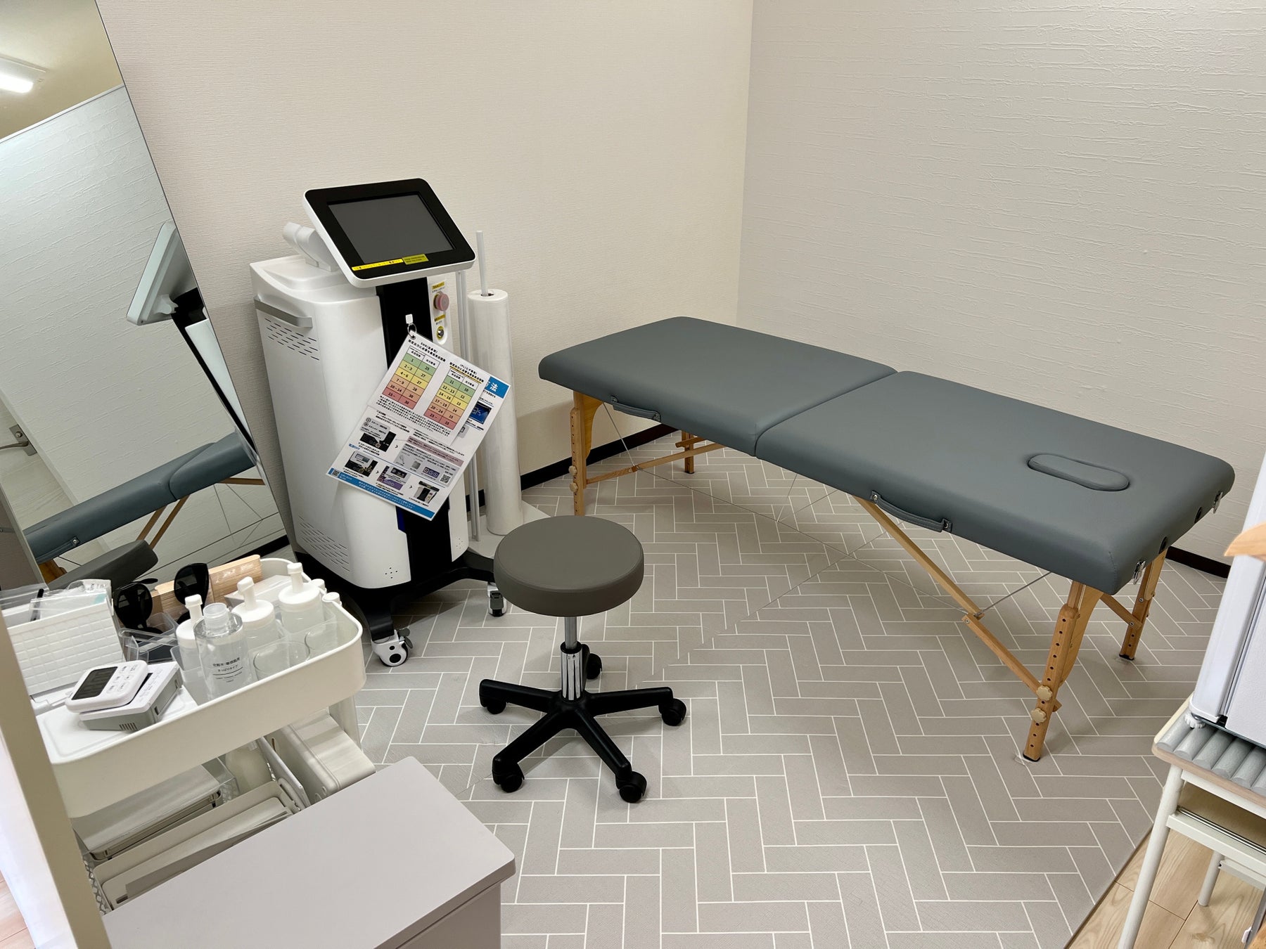 鹿児島市荒田に話題の無人脱毛サロンがオープン！ - セルフ脱毛サロンONESELF(ワンセルフ)のサブ画像3_清潔な店内