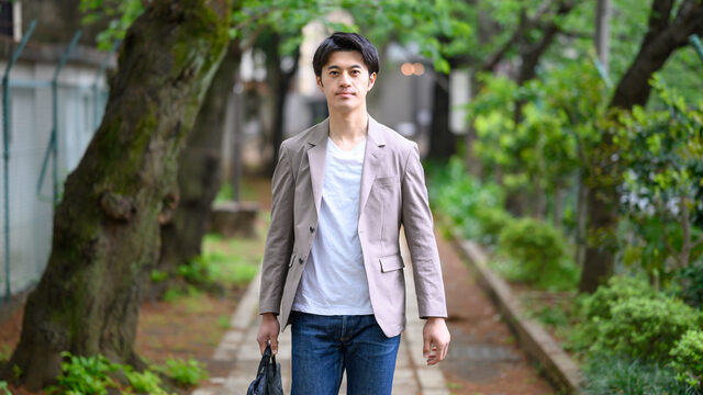 【VIO脱毛のクリニック選びに関する調査】半数以上がネットで調べたと回答。医療脱毛を選んだ理由とは？のメイン画像