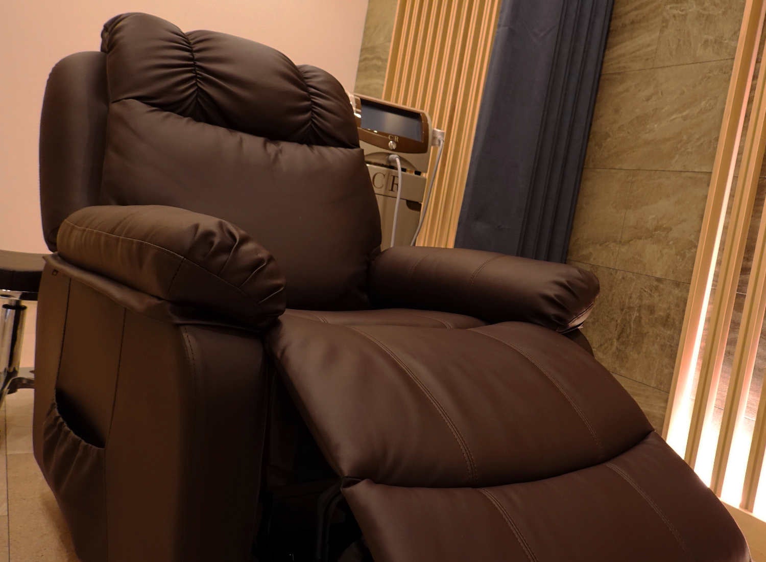 佐賀県内にて世界初ビーム脱毛施術を取り入れて開業した「脱毛&育毛専門サロンDr.Reverse」が夏本番に向けて6月末まで1回550円のお得なご愛顧感謝脱毛キャンペーンを実施中。のサブ画像8